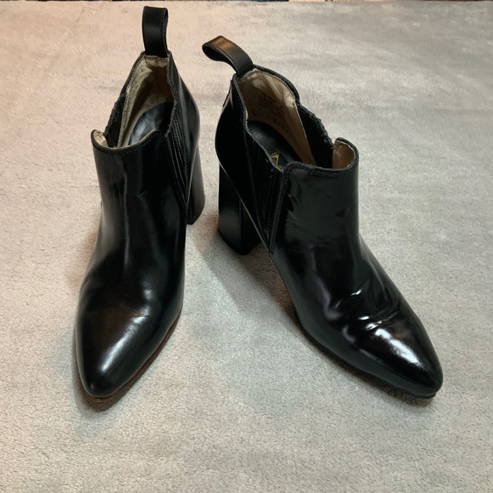 Freebird by Steven Jace Black Leather Pointed Toe Block Heel Ankle Boots Size 8